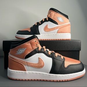 Jordan 1 Mid Orange